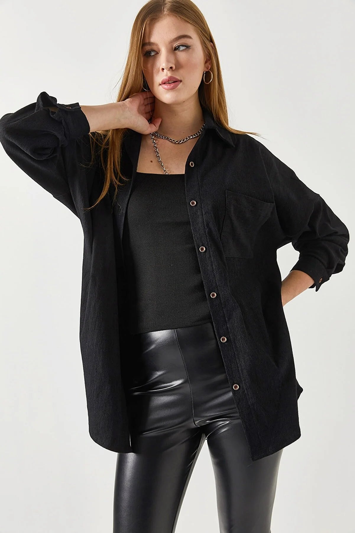 Armonika Women's Black Pocketed Oversize Velvet Long Basic Shirt Modern Fit Short Sleeve