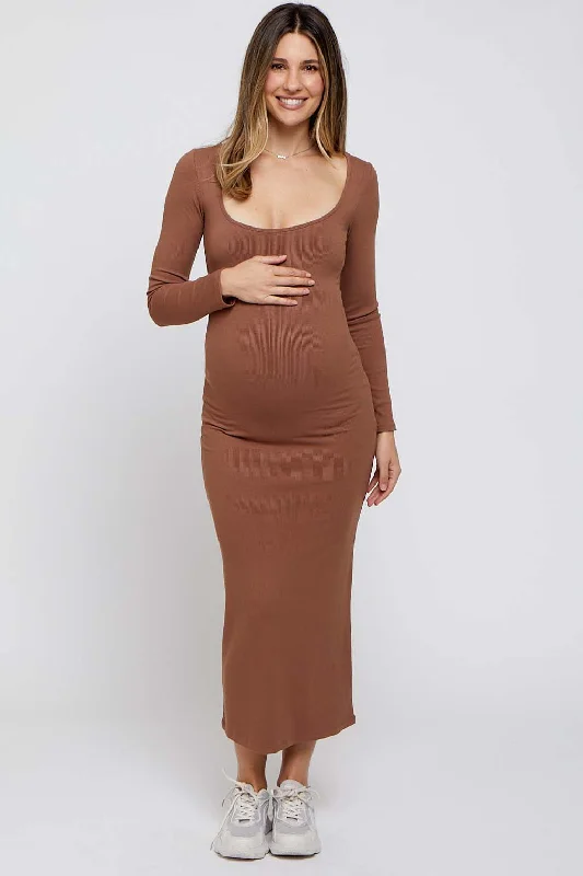 Mocha Ribbed Scoop Neck Maternity Midi Dress Trendy Fit-and-Flare Midi Dress